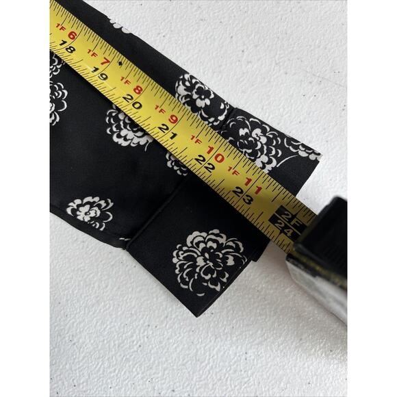 Ann Taylor Size XS Black Floral V Neck Silky 100% Polyester Long Sleeve blouse - Picture 11 of 11